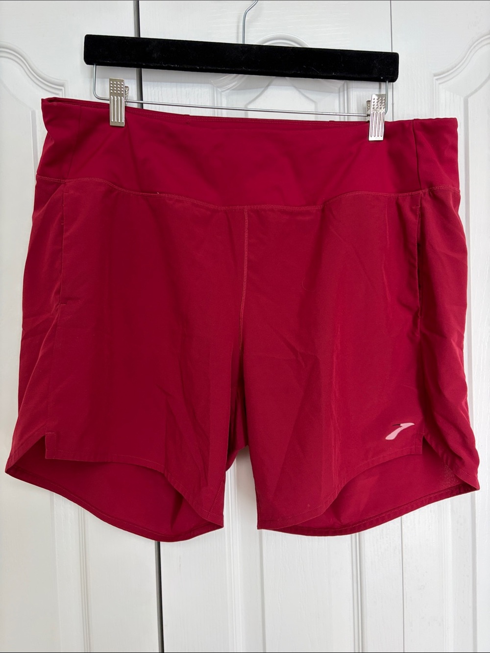 Brooks Chaser 7” Performance Running Shorts - Berry Pink XL
